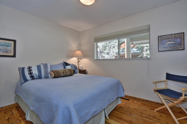 Donner Lake House - Bedroom 1